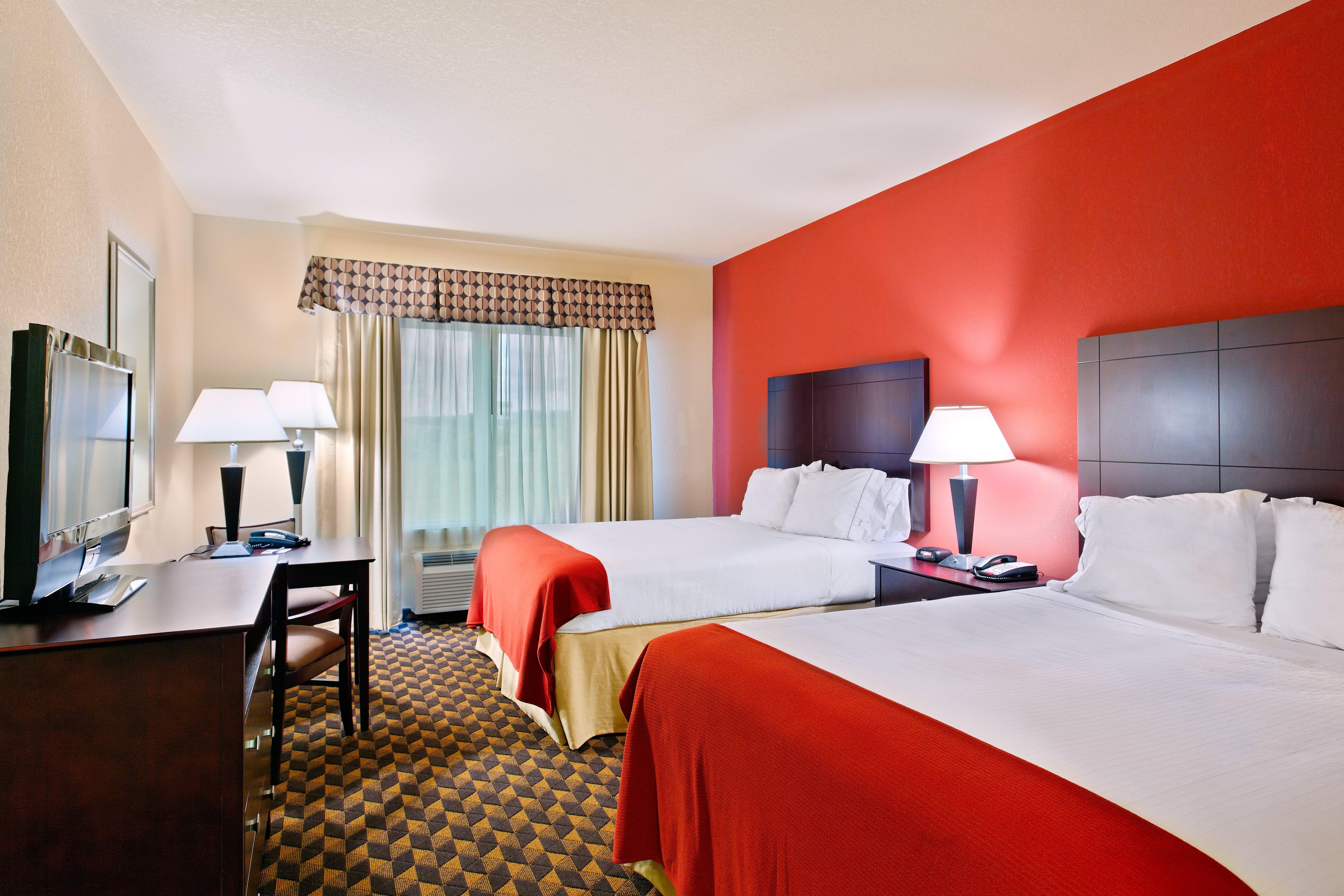 Holiday Express & By Ihg 2*